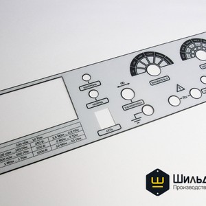 Заказные фальшпанели для приборов для приклеивания на несущую панель станка