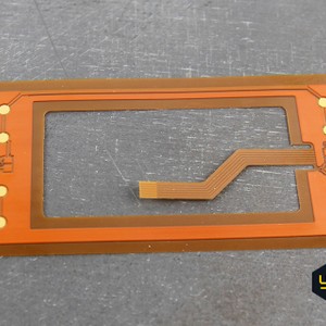 Полиимидная печатная плата с окном и шлейфом внутрь