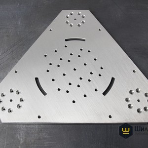 Панель из анодированного алюминия